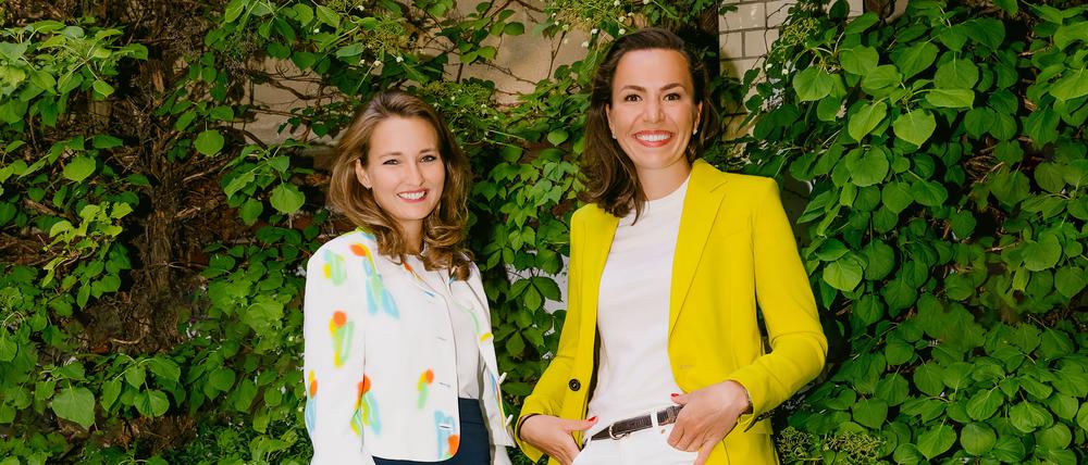 Estelle Merle (l.) und Charlotte Pallua haben in Berlin das Start-up Topi gegründet, das eine digitale Plattform für Handelsunternehmen.