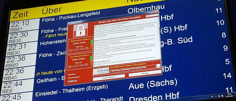 "Ooops, your files have been encrypted!" Eine Anzeigetafel der Deutschen Bahn in Chemnitz nach dem Hackerangriff.