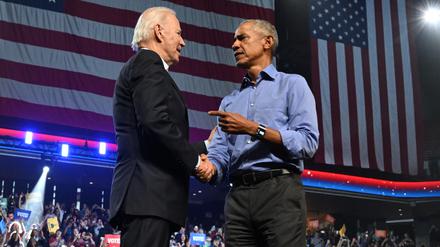 US-Präsident Biden (l.) und Ex-Präsident Obama standen schon im vergangenen Wahlkampf zusammen auf den Bühnen.