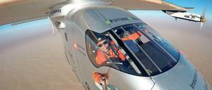 Bertrand Piccard 2016 in seinem Solarflugzeug.