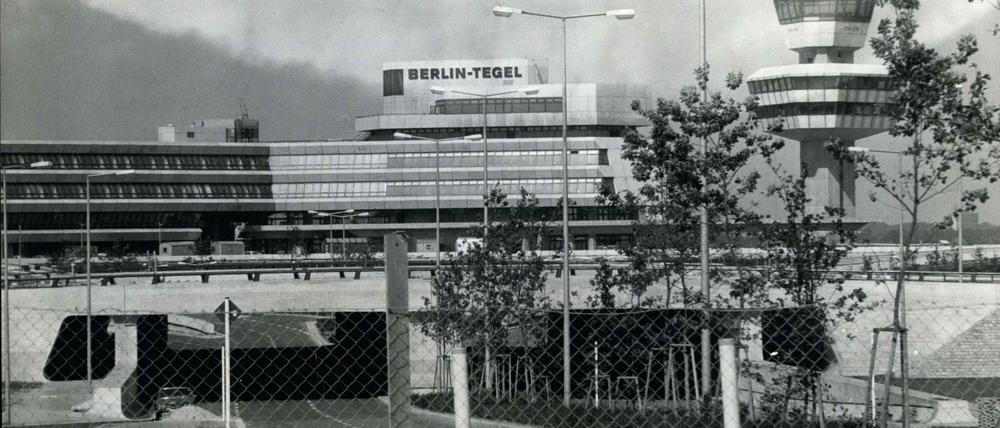 1974, Flughafen Tegel. Kurz vor der Eröffnung.