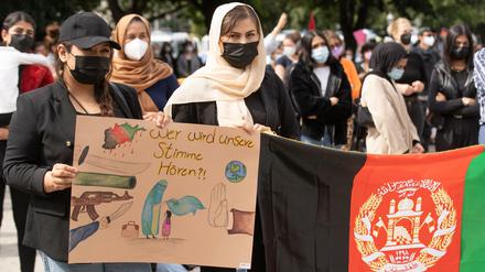Afghanische Frauen auf einer Demonstration in Berlin.