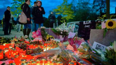 Am Alexanderplatz wächst das Blumenmeer für den getöteten Jonny K.