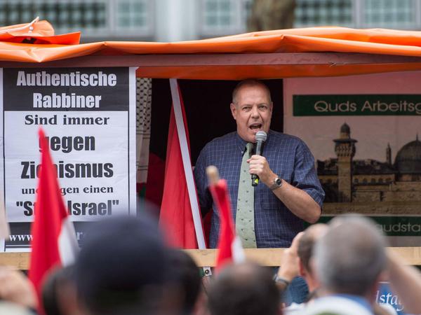 Der Potsdamer Verschwörungstheoretiker Christoph Hörstel glaubt, Angela Merkel habe jüdische Vorfahren.