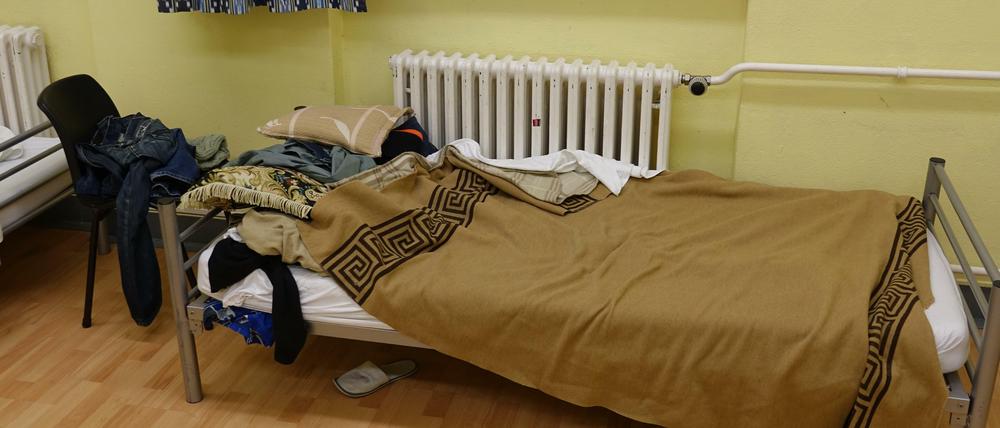 Mal nicht draußen schlafen: In der Ohlauer Straße stehen Betten für Obdachlose zur Verfügung. 