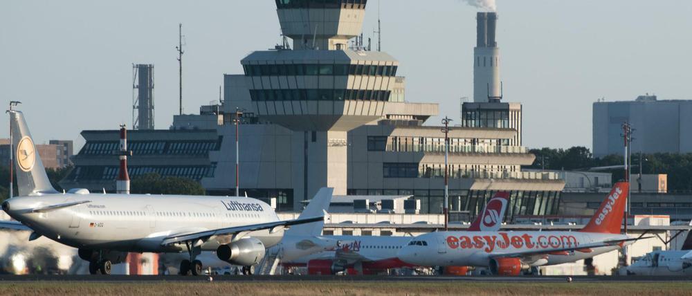 Ein halbes Jahr nach der Eröffnung des BER soll der Flughafen Tegel eigentlich schließen.