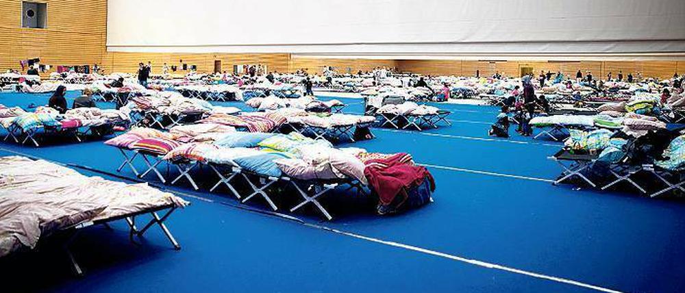 Betten statt Bälle. Im Horst-Korber-Zentrum am Olympiastadion sollen bald wieder Athleten trainieren. 