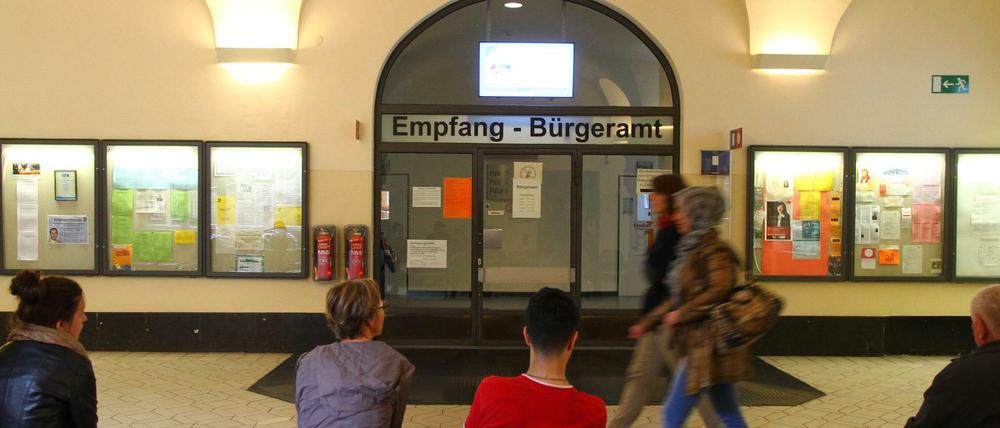 Trotz Termin muss man bei den Berliner Behörden oft lange warten. 