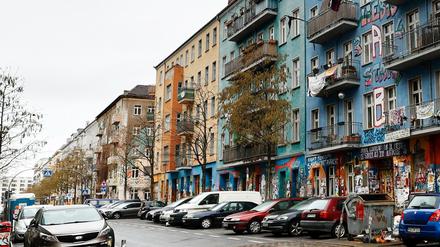 Das teilbesetzte Gebäude in der Rigaer Straße 94 in Berlin-Friedrichshain gilt als Symbol der linksradikalen Szene.