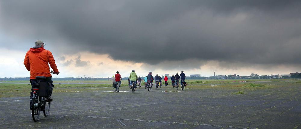 Das weitläufige Tempelhofer Feld ist bei Radfahrern beliebt. Permanent gezählt werden sie dort allerdings nicht. 