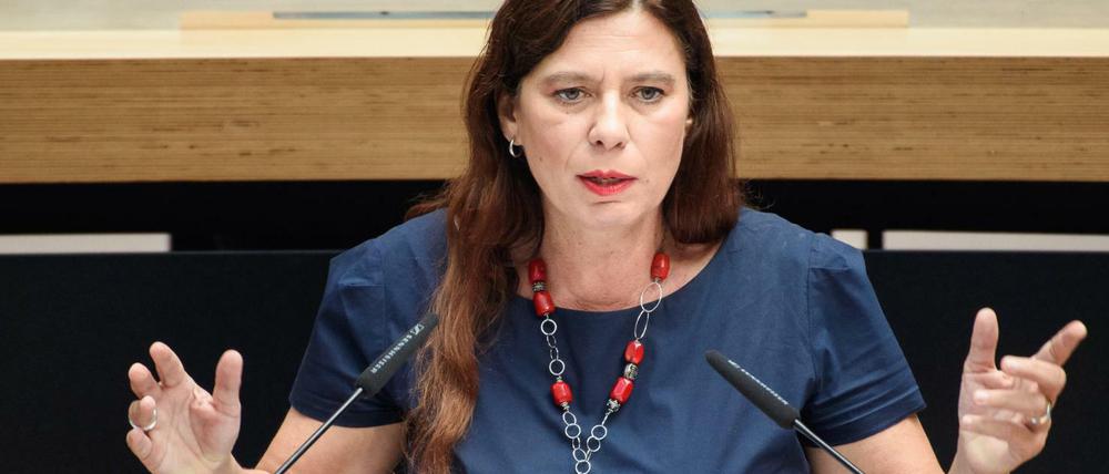 Sandra Scheeres (SPD), Berlins Bildungssenatorin, gerät immer mehr unter Rechtfertigungsdruck.