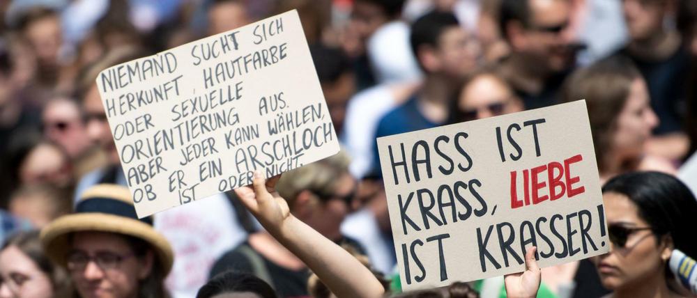 Am 13.Oktober will ein breites Bündnis in Berlin für eine offene Gesellschaft demonstrieren.