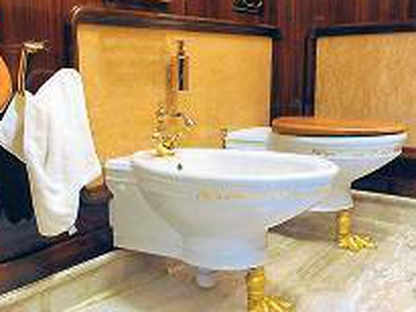 Das Bad: Jedes Detail der Residenz ist aus hochwertigem Material, bis hin zu den Toiletten.