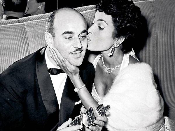 Immer dabei. 1956 bekommt Brauner den Sonderpreis der Internationalen Filmfestspiele in Berlin verliehen. Und einen Kuss von Schauspielern Silvana Pampanini.