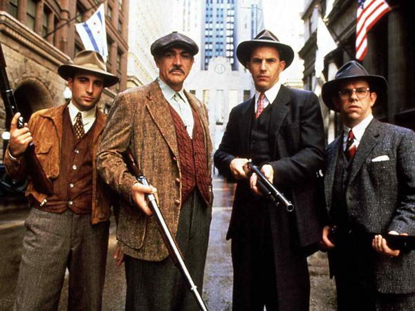 Die Unbestechlichen. Andy García, Sean Connery, Kevin Costner und Martin Smith (v.l.) machten 1987 Jagd auf Al Capone.