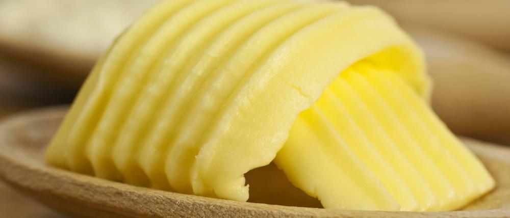Butter ist nichts anderes als Sahne, der die Flüssigkeit entzogen wurde.