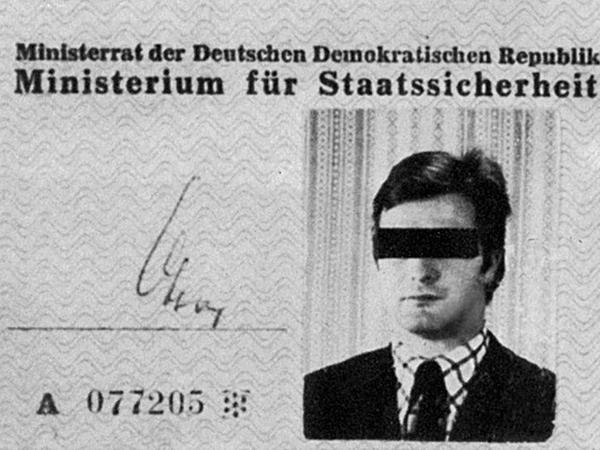 Der MfS-Ausweis von Werner Stiller.