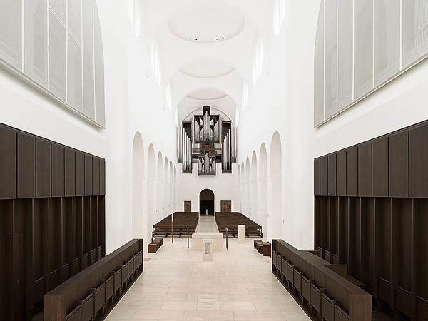 Im Innern der Moritzkirche hat John Pawson Ordnung geschaffen.