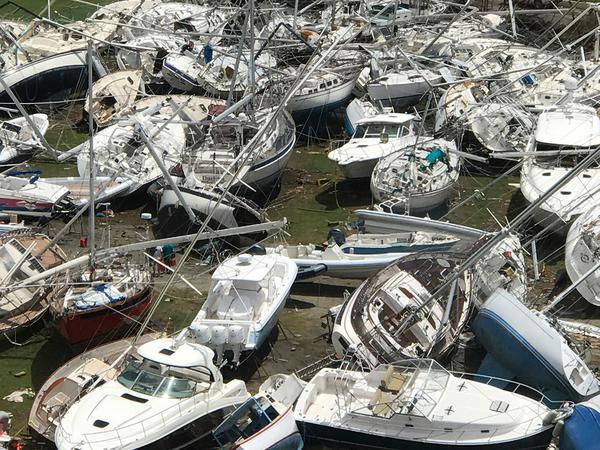 Die Zerstörungen des Hurrikans "Irma" am Virgin Gorda Yacht Harbour auf Virgin Gorda in den British Virgin Islands.