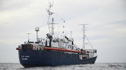 Das Rettungsschiff "Alan Kurdi" der Hilfsorganisation Sea-Eye in den Gewässern vor Libyen.