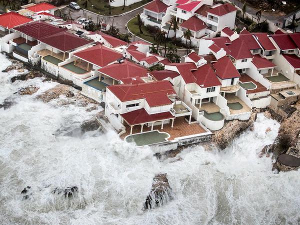 Sturm und Wellen: Hurrikan "Irma" sorgt in der Karibik für Verwüstung.