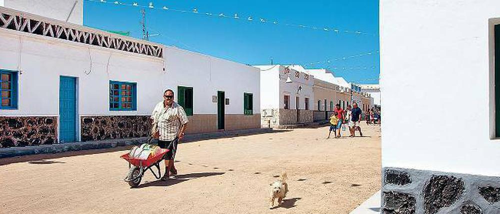 Zeitlos. Ein wenig Fischfang, ein paar Touristen – in Caleta del Sebo, dem 600-Einwohner-Hauptort von La Graciosa, geht es geruhsam zu.