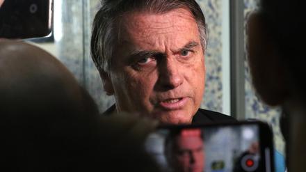 Jair Bolsonaro, ehemaliger Präsident Brasiliens, spricht zu Journalisten. 