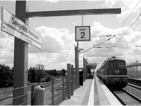 Nächster Halt: „Seegefeld/Herlitzwerk“. Der Bahnhof entstand in den 90er Jahren.