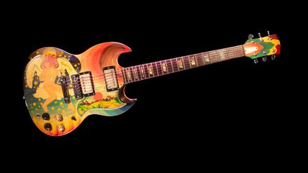 Eine  bunt bemalte Gitarre der Blues- und Rocklegende Eric Clapton ist in den USA für 1,27 Millionen Dollar versteigert worden. Nach Angaben des Auktionshaus Julien’s ist dies ein Rekordpreis für eine Gitarre des britischen Musikers bei einer Versteigerung. 