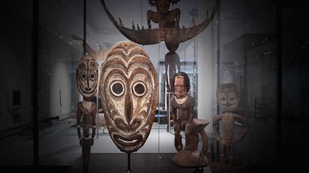 Zehntausende zur Kolonialzeit aus Afrika entwendete Gegenstände befinden sich in deutschen Museen – mehr als in Frankreich oder Großbritannien.