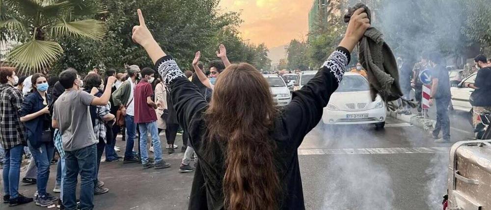 Protestierende Frauen in Teheran