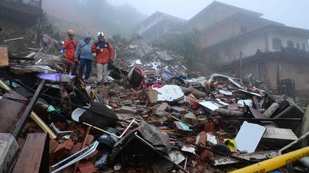 In dem beliebten Ausflugsort Petrópolis im Bundesstaat Rio de Janeiro wurden vier Menschen von einem Erdrutsch getötet.