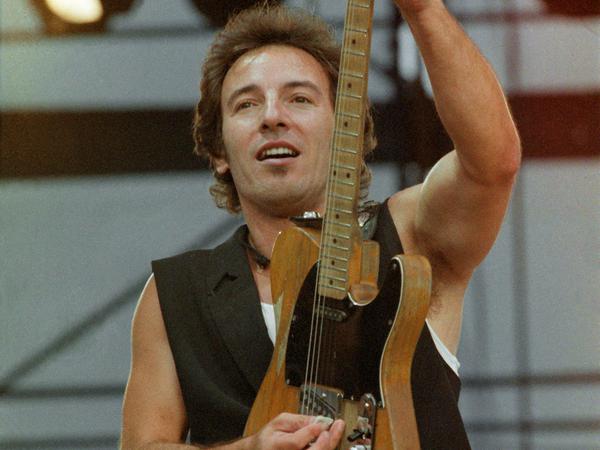 Mann der Superlative. Springsteen 1988 in Ost-Berlin vor 160 000 Zuschauern.