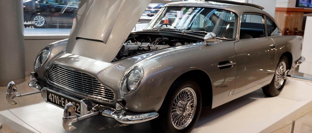 Gebraucht, wie neu. Für 6,4 Millionen US-Dollar wurder der Aston Martin von James Bond verkauft.