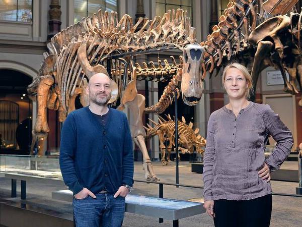Johannes Müller und Daniela Schwarz werden den T-Rex erforschen.