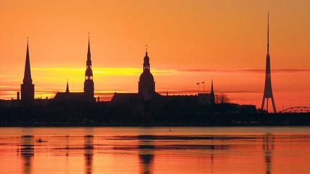 Das Licht des Nordens. Riga verbindet traditionelle Architektur mit steilen neuen Ideen. Die Altstadt gehört zum Unesco-Weltkulturerbe. Foto: picture alliance / dpa