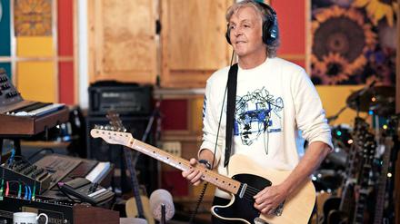 In seinem Studio in Sussex hat Paul McCartney das Album im Alleingang eingespielt und produziert.