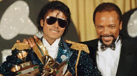Dream Team: Michael Jackson (l) und Musikproduzent Quincy Jones 1984 in Los Angeles bei den Grammy Awards. 