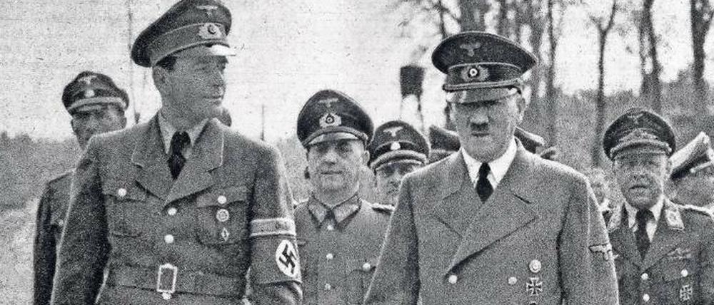 In der ersten Reihe. Speer und Hitler 1943 auf dem Titel der Zeitschrift der „Organisation Todt“. Speer nutzte das Blatt gezielt zur Propaganda in eigener Sache.