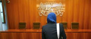 Die Klage einer bayerischen Jurastudentin gegen das Kopftuchverbot im Gerichtssaal wurde abgewiesen. Sie scheiterte letztes Jahr auch in Karlsruhe.
