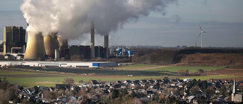 Das Braunkohlekraftwerk Weisweiler in Nordrhein-Westfalen.