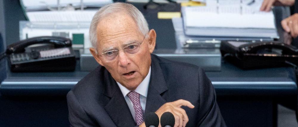 Wolfgang Schäuble (CDU), Bundestagspräsident, spricht bei der Plenarsitzung im Deutschen Bundestag