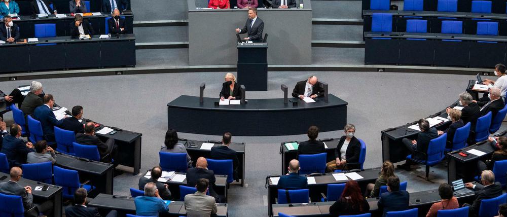 Annäherung im Bundestag: Die Koalitionsfraktionen und die Union bewegen sich aufeinander zu.