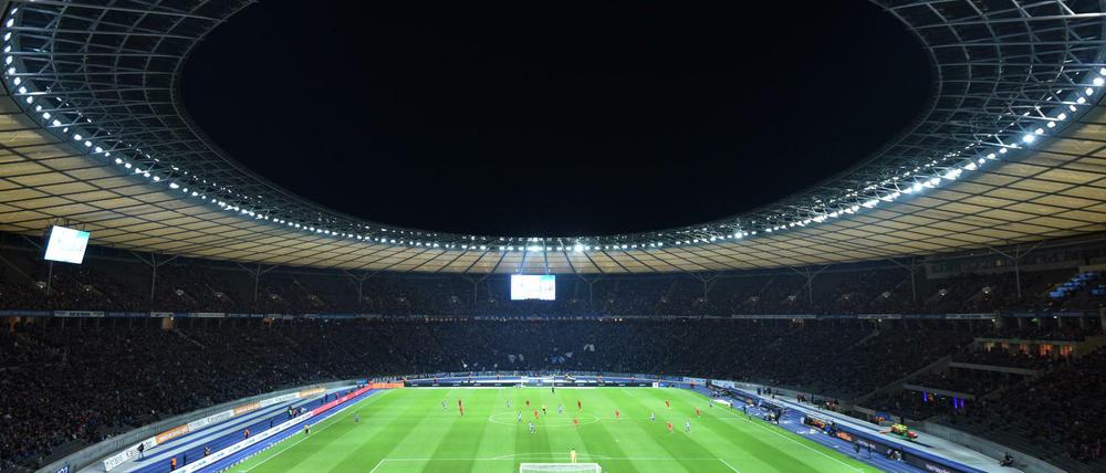 Wo könnte Hertha künftig spielen? Das Olympiastadion ist zu groß - und zu teuer. 