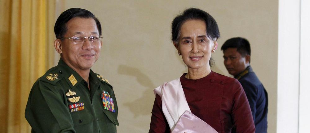 Myanmars Armeechef Min Aung Hlaing mit Regierungschefin Aung San Suu Kyi. 