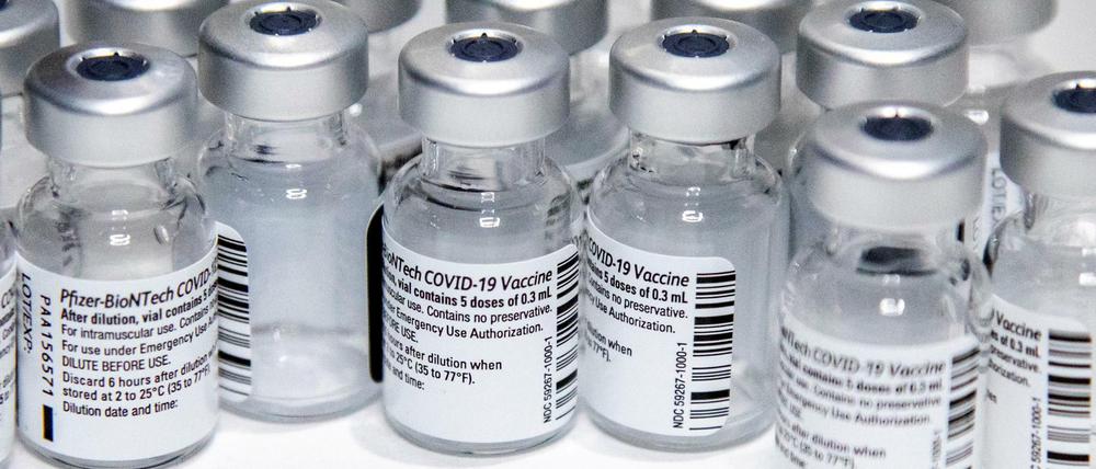Leere Ampullen des Impfstoffs von Pfizer-BioNTech gegen das Coronavirus in Toronto, Kanada