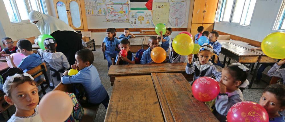Für die palästinensischen Kinder hat die Schule gerade wieder begonnen. 