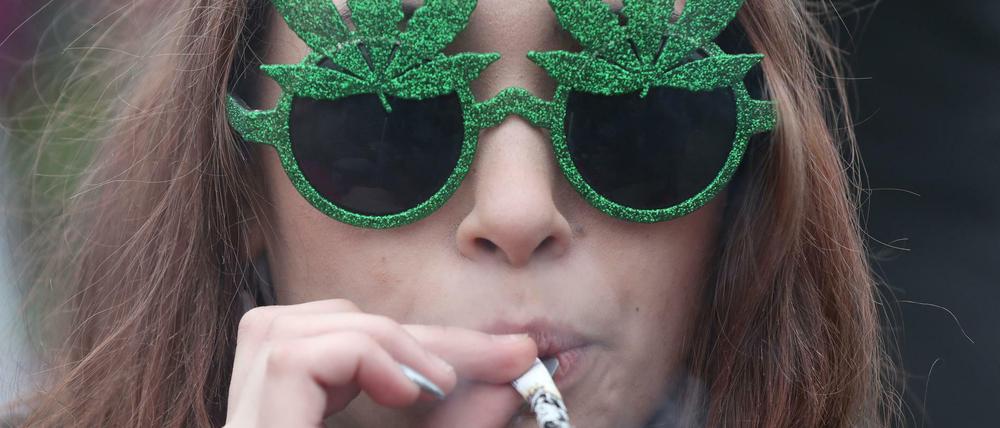 Gerade unter Jugendlichen ist Cannabis sehr beliebt - 40 Prozent aller unter 18 Jährigen kiffen oder haben bereits gekifft. 