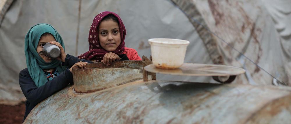 Syrische Mädchen in einem Flüchtlingslager: Die Vereinten Nationen haben den UN-Flüchtlingspakt angenommen. 