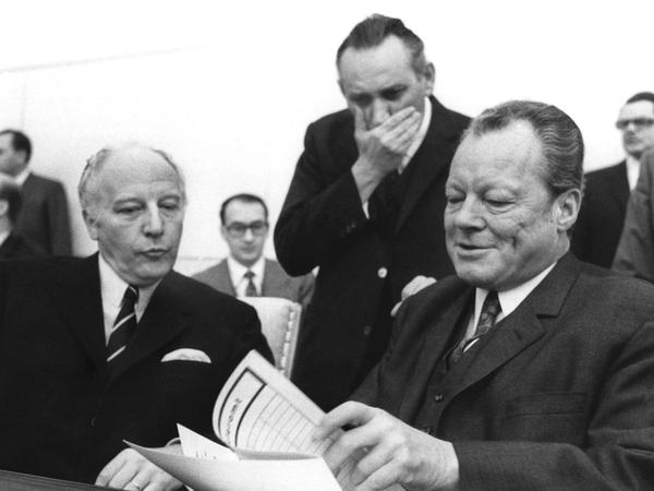 Historische Vorbilder? SPD-Kanzler Willy Brandt (r) mit seinem Koalitionspartner, FDP-Außenminister Walter Scheel.